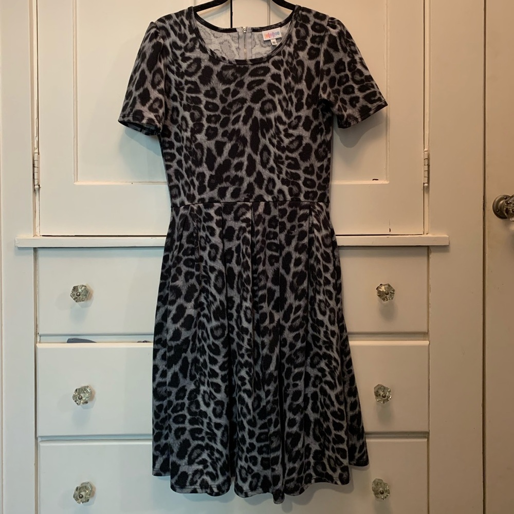 Lularoe Amelia Small black gray leopard animal print dress with pockets